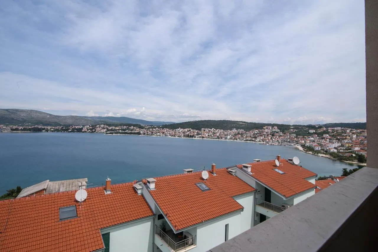 Apartment Kvesic Trogir