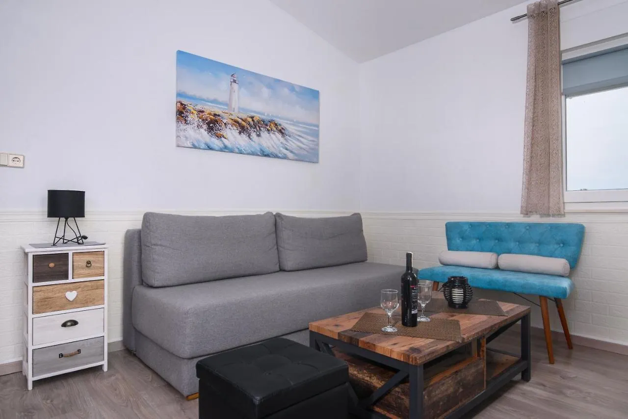 Apartment Kvesic Trogir