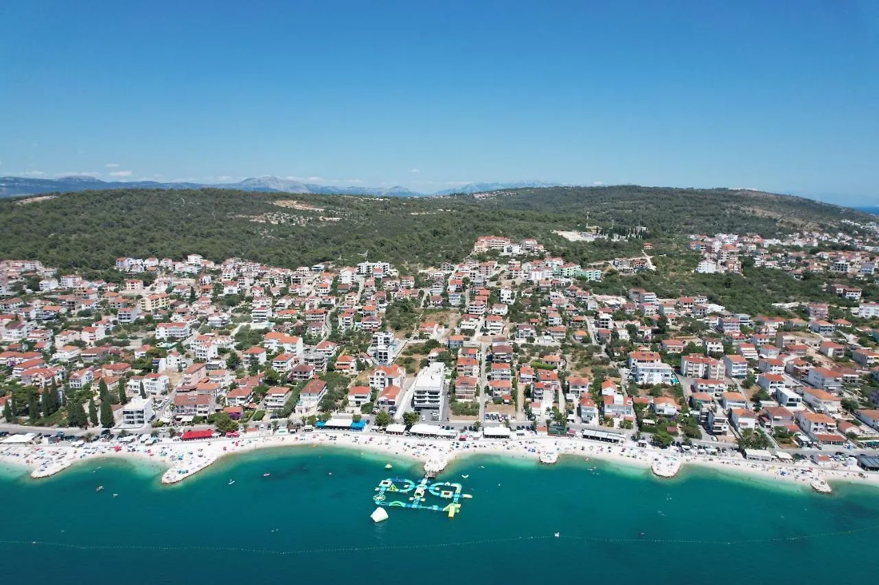 Apartment Kvesic Trogir