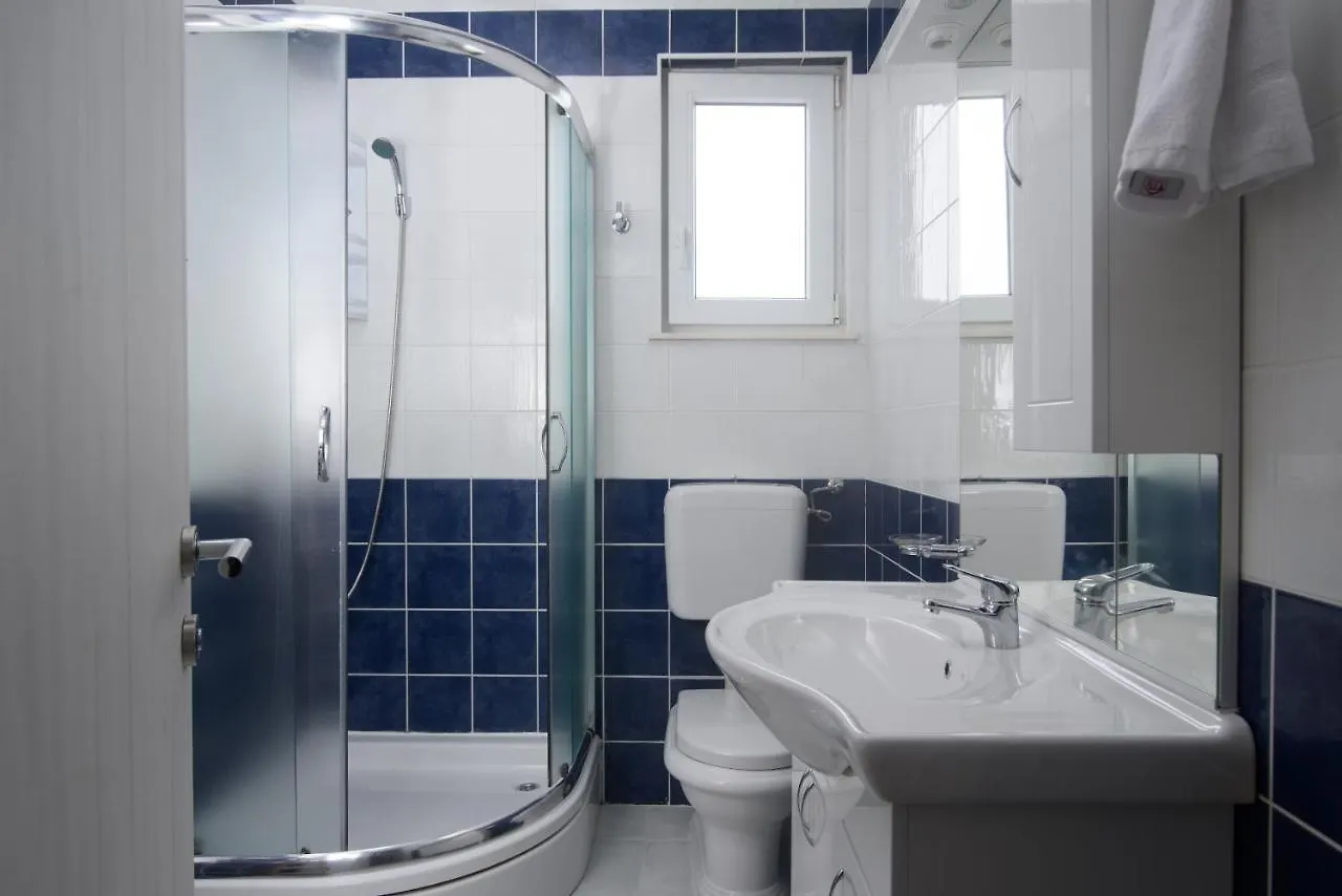 Apartment Kvesic Trogir